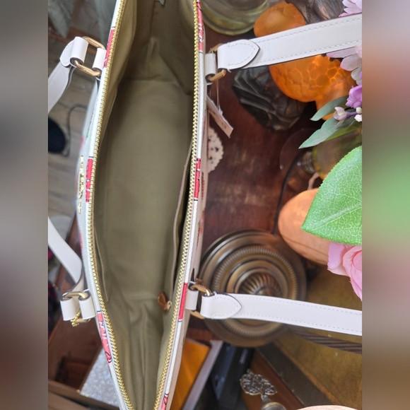 NWT Coach White Strawberry Print Women's Bag - Picture 6 of 7